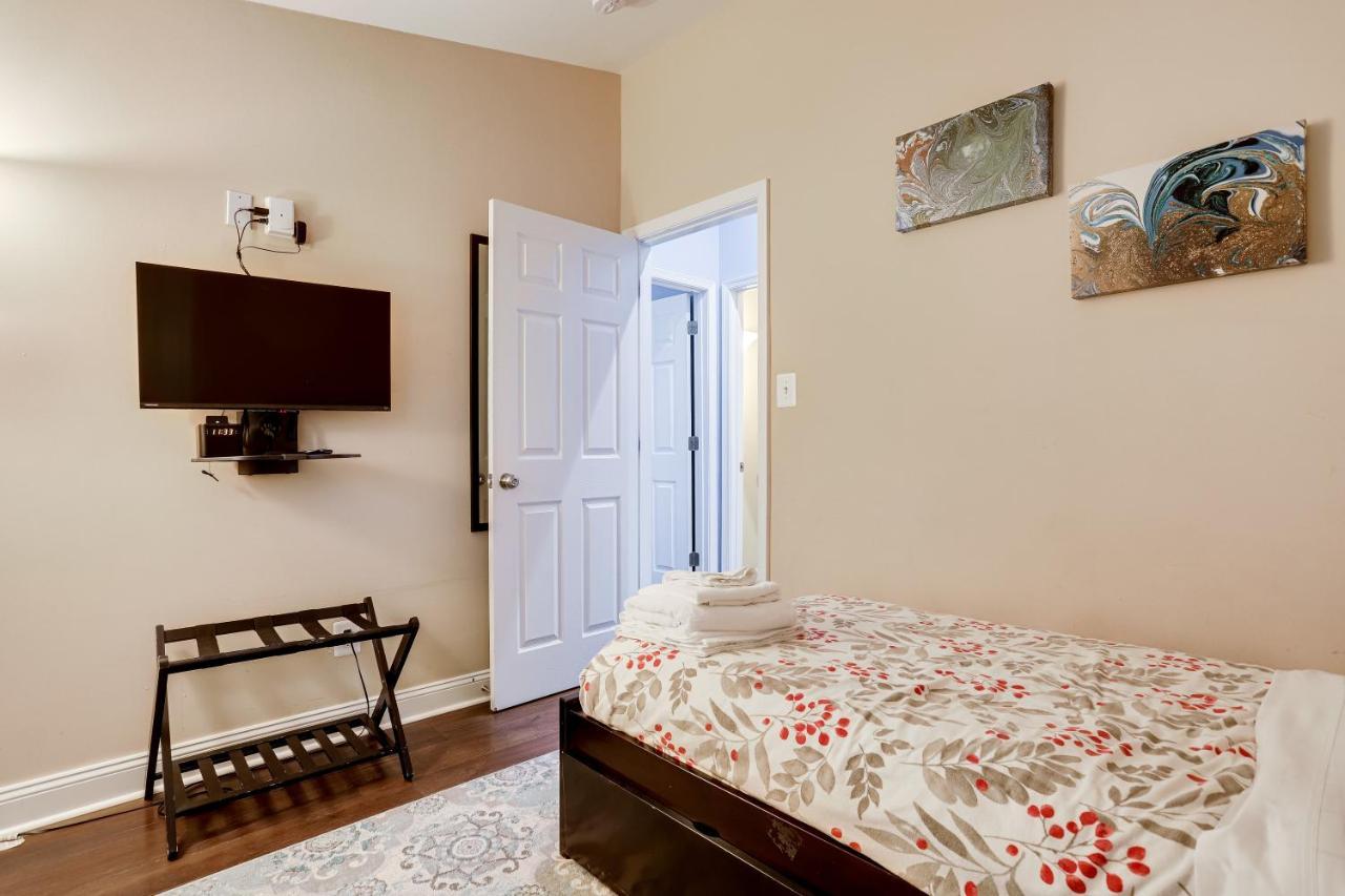Escape To Our Cozy 3 Bed Rm 2 Bath Unit In Alexandria Va Villa Exterior photo